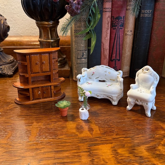 Vintage Doll House Furniture & Accessories - Picture 13 of 13